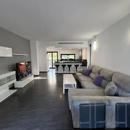 Modern For Families Βίλα Santa Eulària des Riu